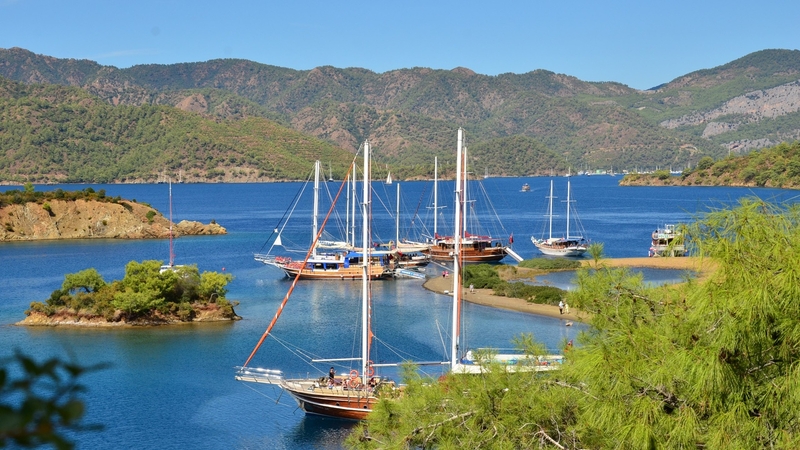 Fethiye: Öğle Yemeği ve Transferli  12 Adalar Tekne Turu